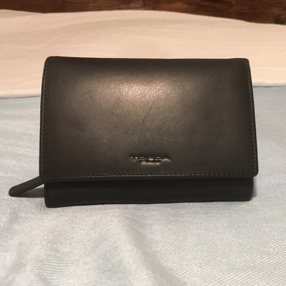 Tosca Blu Black Leather Softyline Trifold Wallet